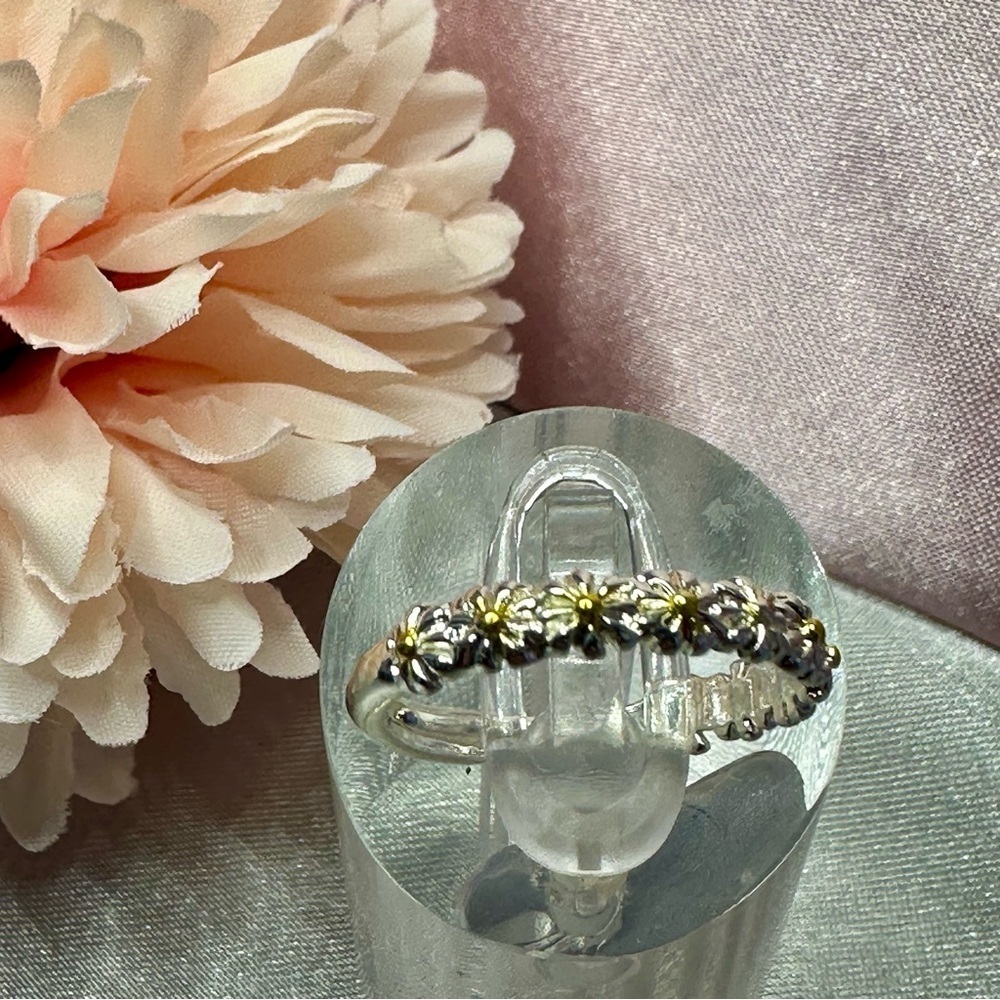 Adjustable Silver Daisy Ring – Enamel Floral Boho Jewelry NWOT - Picture 10 of 17